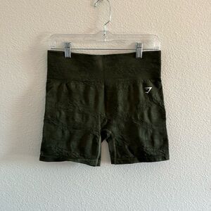 Gymshark Seamless Camo green shorts!! Never worn!!